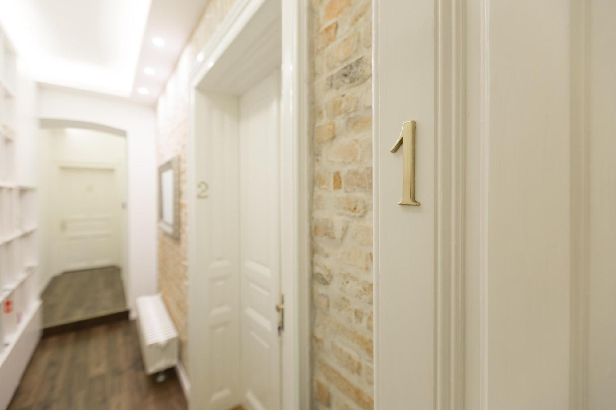 Aurelia Antik Apartments & Rooms, Zagreb City Center Esterno foto